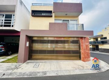 Casa · 195m² · 3 Recámaras · 2 Estacionamientos · Casa en Villa Montaña