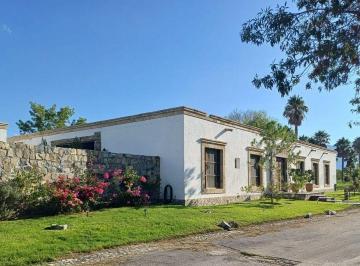 7cdfa88ff652109f6f11e93e9970e251e288417ad90fc18b6ef8d3d72160b543 · Residencia de Lujo | Parras de La Fuente