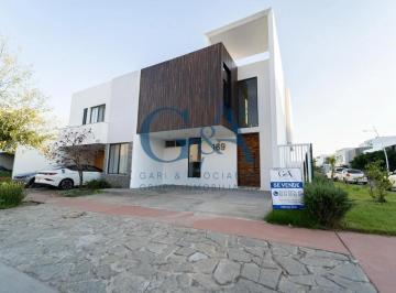 Casa de 3 habitaciones, Zapopan · Casa en Venta Coto 2 Soare