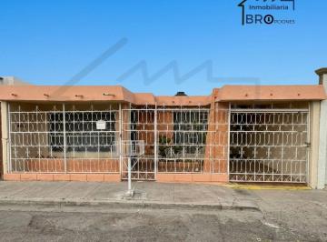 Casa de 3 habitaciones, Chihuahua · Casa en Renta/venta en La Col. Infonavit Nacional Muy Cerca de Av Tecnológico