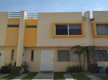 Casa de 3 habitaciones, Zapopan · Venta de Casa en Zapopan Col Villas del Ixpete