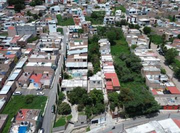 Casa de 4 habitaciones, Lagos de Moreno · Terreno con Construcción en Venta, Lagos de Morelos, Jalisco