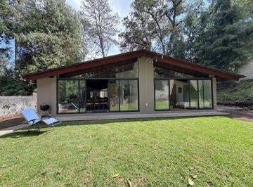 Casa · 300m² · 3 Recámaras · 3 Estacionamientos · Casa en Venta/renta en Cerro Gordo Valle de Bravo