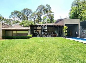 Casa · 350m² · 3 Recámaras · 2 Estacionamientos · Renta de Casa en Avándaro