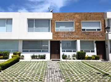 Casa en condominio · 170m² · 3 Recámaras · 2 Estacionamientos · Casa en Venta en Fraccionamiento Residencial Bosque de Las Fuentes, en Calimaya, Estado de México.