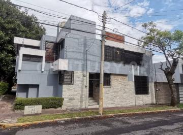 Casa · 235m² · 3 Recámaras · 2 Estacionamientos · Venta Casa Zona El Mirador, Puebla