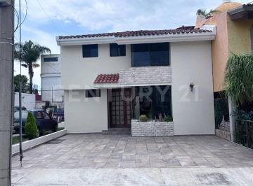 Casa · 160m² · 3 Recámaras · 3 Estacionamientos · Casa en Renta | Fraccionamiento Everest, Zona Mayorazgo