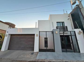 Casa de 4 habitaciones, Mexicali · Se Renta Casa en Fraccionamiento Verona
