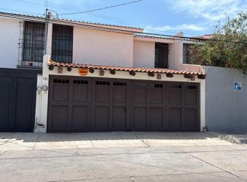 Casa · 4 Recámaras · 2 Estacionamientos · Casa en Renta en Lomas 4a Sección