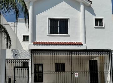Casa de 3 habitaciones, Monterrey · Casa Recién Remodelada en Renta