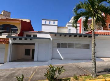 Casa · 253m² · 3 Recámaras · Casa - Fraccionamiento Real del Bosque