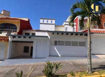 Casa · 199m² · 3 Recámaras · Casa - Fraccionamiento Real del Bosque