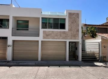 Casa · 303m² · 3 Recámaras · Casa - Fraccionamiento Cañada de Las Ánimas