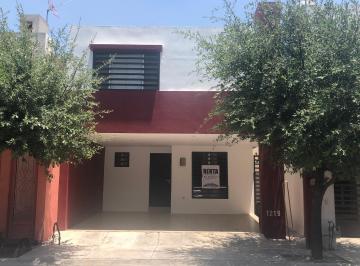 Casa · 160m² · 3 Recámaras · 2 Estacionamientos · Casa en Renta en Cumbres San Agustín en Monterrey en Nuevo León