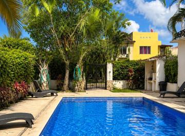 Casa de 2 habitaciones, Solidaridad · Casa de 2 Recámaras en Privada con Alberca y Acceso Controlado en Playa del Carmen.
