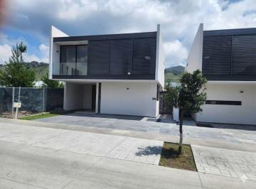 Casa · 231m² · 3 Recámaras · 2 Estacionamientos · Casa en Venta en El Eden - (4)