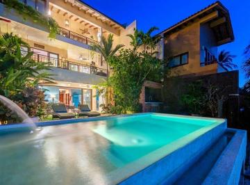 Casa · 339m² · 3 Recámaras · 3 Estacionamientos · Casa en San Pancho, Riviera, Frente Al Mar con Alberca y Vista Al Océano en Venta