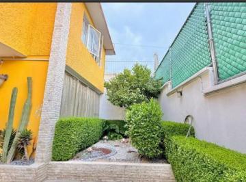 Casa · 280m² · 3 Recámaras · 4 Estacionamientos · Casa en La Malinche