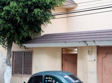 Casa · 214m² · 4 Recámaras · 3 Estacionamientos · Casa en Santa Úrsula Xitla