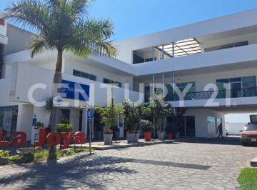 Local comercial · 114m² · 35 Estacionamientos · Local 25 y 26 con Terraza en Renta Plaza La Joya