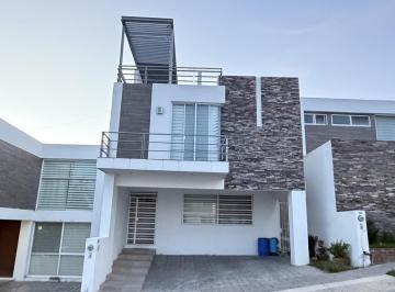 Casa · 300m² · 3 Recámaras · 2 Estacionamientos · Casa en Renta Residencial Trento, León, Guanajuato