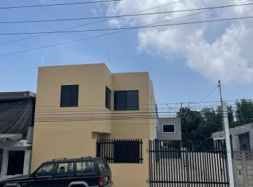 Casa · 169m² · 3 Recámaras · 2 Estacionamientos · Casacasa Nueva en Venta en Privada con 3 Recámaras y Acabados de Primera