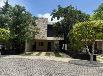 Casa de 3 habitaciones, Mérida · Casa (2) con Paneles Solares en Renta en Arietta, Cabo Norte
