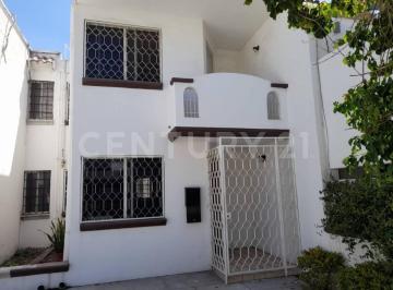 Casa · 110m² · 2 Recámaras · 1 Estacionamiento · Casa en Renta en Col. Colonial Cumbres Monterrey