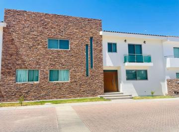Casa en condominio de 4 habitaciones, Aguascalientes · Casa en Venta en Las Plazas Súper Amplia, Excelente Estado