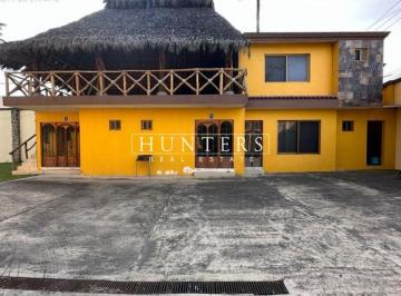 Casa uso de suelo de 8 habitaciones, Zapopan · Venta o Renta Comercial – Propiedad con 1,600 m² de Terreno