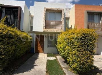 Casa · 77m² · 2 Recámaras · 1 Estacionamiento · Casa en Venta, Colonia Campo Real, Zapopan, Jal