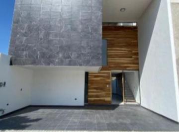 Casa · 280m² · Casa en Fraccionamiento Bosques de Angelopolis
