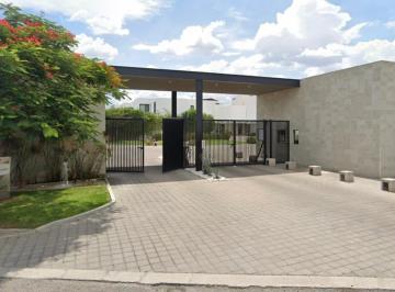 Casa en condominio de 2 habitaciones, Querétaro · Casa en Renta en Fracc. El Destino Juriquilla | 2 Recámaras + Estudio + Alberca
