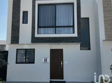 Casa · 125m² · 3 Recámaras · 2 Estacionamientos · Casa de 3 Recámaras, 2.5 Baños y Cocina Equipada en Ziré, Querétaro, Entrega Inmediata