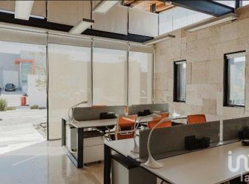 Bodega comercial · 302m² · 4 Estacionamientos · Bodega Renta Sendero