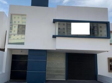 Casa de 3 habitaciones, Querétaro · Casa en Renta en El Refugio | Moderna y Funcional con Excelente Iluminación
