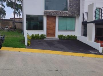 Casa · 220m² · 3 Recámaras · 2 Estacionamientos · Casa en Renta en Vistas Altozano