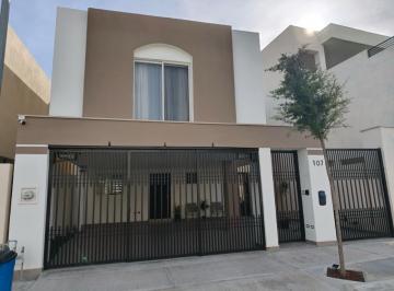 Casa · 170m² · 3 Recámaras · 2 Estacionamientos · Casa - Bosquealto