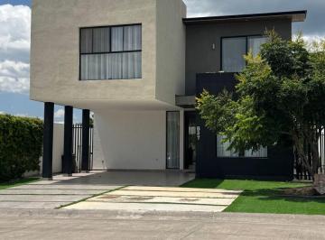Casa de 4 habitaciones, León · Casa en Venta en Venta El Molino Residencial