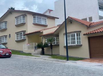 Casa de 4 habitaciones, Huimilpan · Casa en Venta en Cumbres del Cimatario | Amplios Espacios y Excelente Distribución