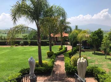 Casa · 400m² · 5 Recámaras · Rancho Finca a 15 Min de La Salida a Patzcuaro