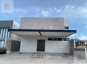 Casa en condominio · 300m² · 4 Recámaras · 3 Estacionamientos · Casa en Condominio - Fraccionamiento Cumbres del Lago