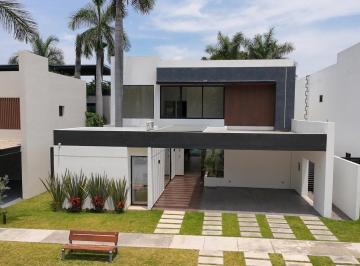 Casa · 404m² · 3 Recámaras · 4 Estacionamientos · Casa en Venta en Palmira Cuernavaca