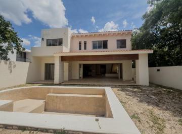 Casa · 410m² · 4 Recámaras · 4 Estacionamientos · Casa en Venta en Mérida, Cholu, Privada Parque Central, 4 Habitaciones