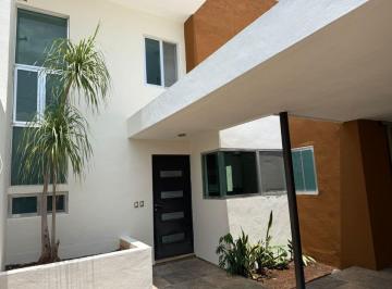 Casa de 2 habitaciones, Mérida · Casa en Renta, con Piscina y Paneles Solares, Cerca de Altabrisa.