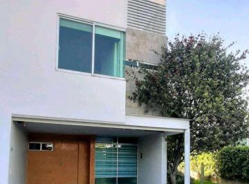 Casa en condominio · 130m² · 3 Recámaras · 2 Estacionamientos · Casa en Renta en Ciudad Granja