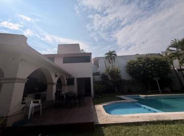 Casa de 4 habitaciones, Cuernavaca · Casa de 1 Planta en Renta | Zona Dorada Cuernavaca | Alberca + Bungalow