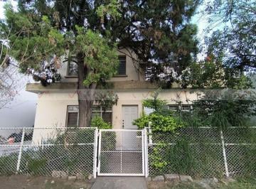 Casa · 212m² · 6 Recámaras · 1 Estacionamiento · Casa en Venta en Monterrey