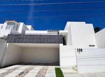 Casa de 4 habitaciones, León · Casa Amueblada en Renta en Gran Jardín | 3 Recámaras y Cochera Para 4 Autos