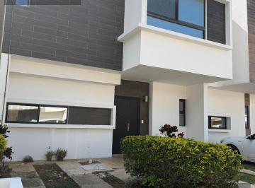 Casa · 120m² · 3 Recámaras · 2 Estacionamientos · Casa en Renta Vitala Residencial Poligono Sur Cancun